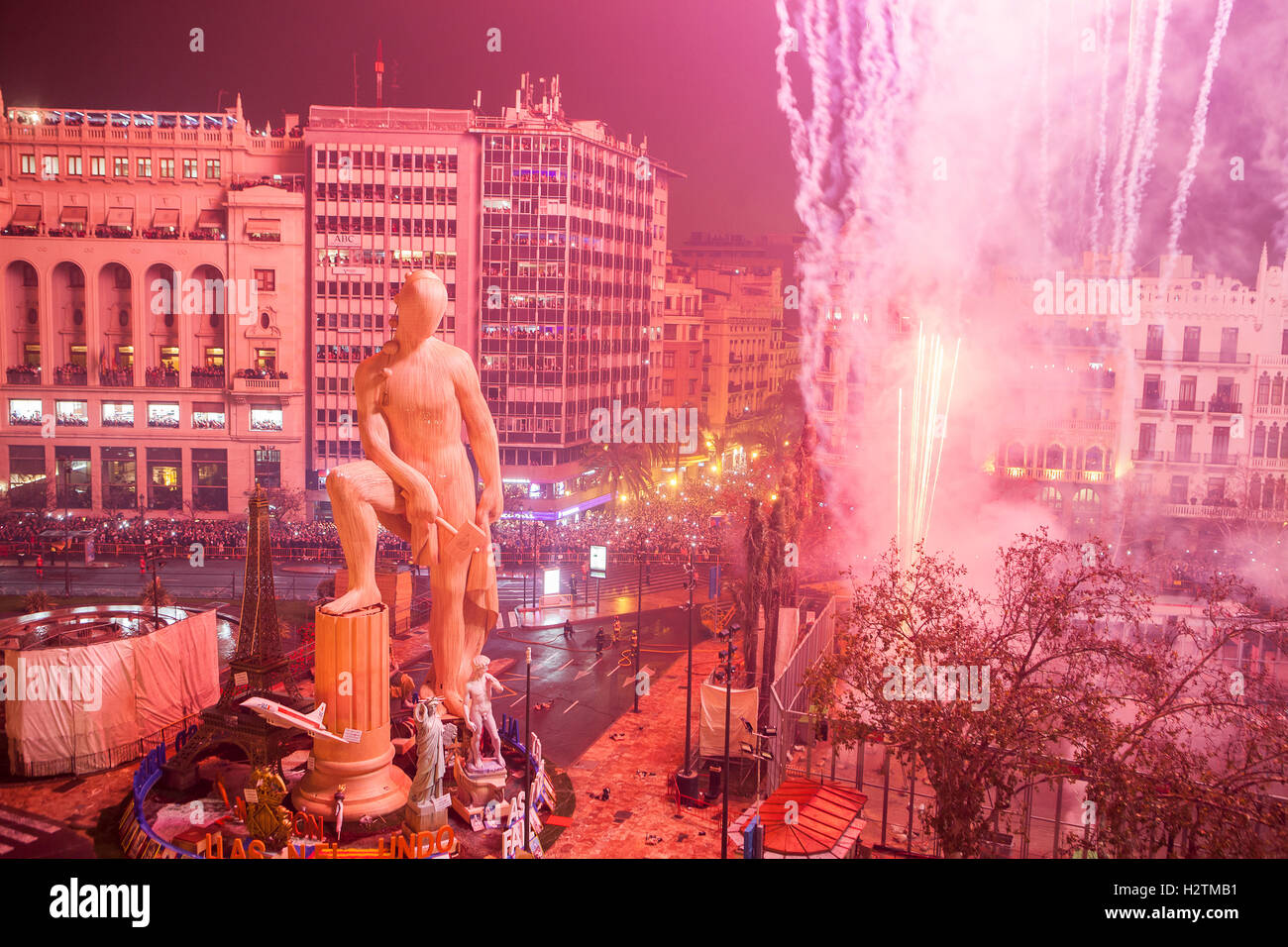 Crema, burning, Falla of Plaza del Ayuntamiento and fireworks,Fallas ...
