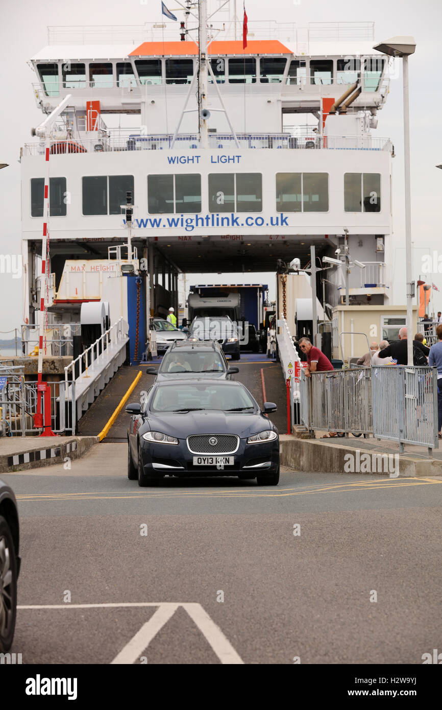 Isle wight ferry yarmouth hi-res stock photography and images - Alamy