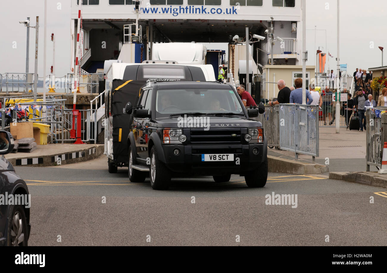 Loading the jeep hires stock photography and images Alamy