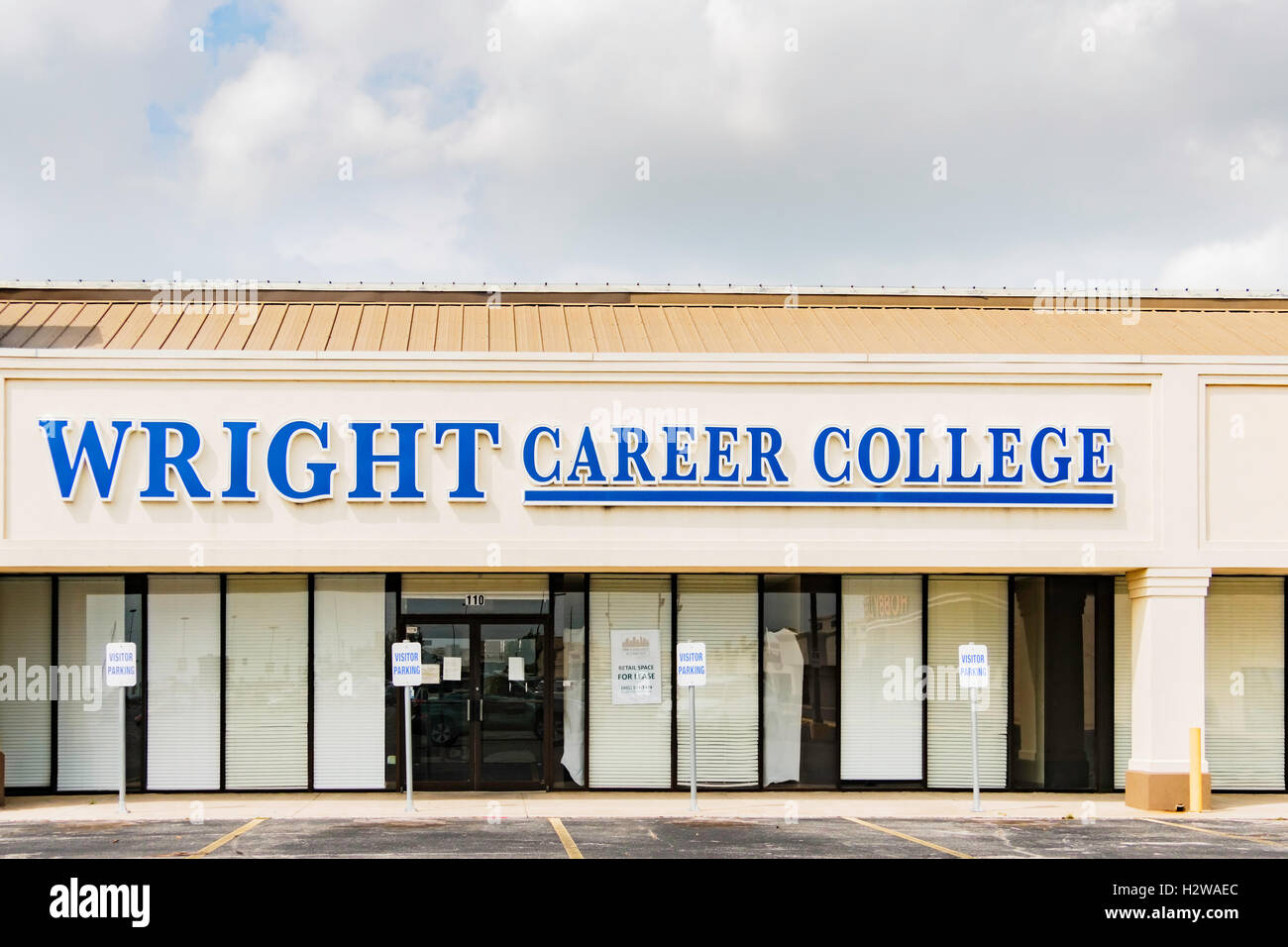 Exterior of Wright Career College, a trade school. 2219 Interstate 240 service road, Oklahoma City, Oklahoma, USA. Stock Photo