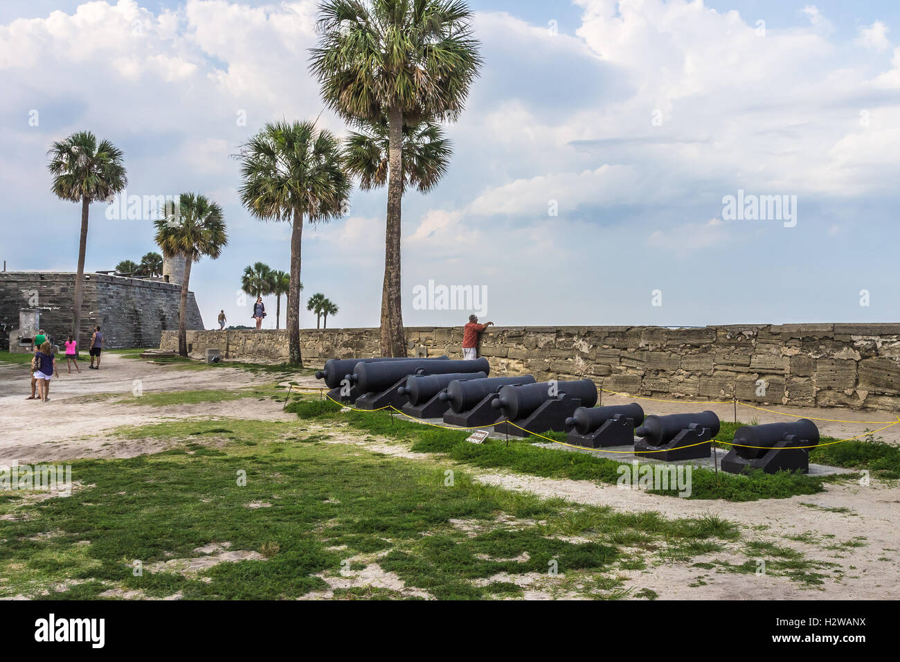 St augustine fort cannon hi-res stock photography and images - Alamy