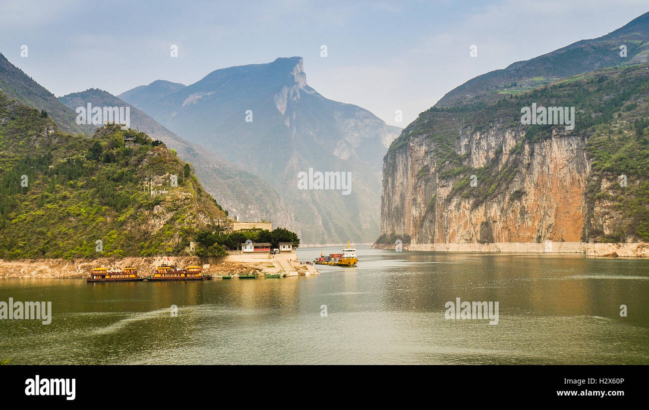 Qutang Gorge, most spectacular of all gorges in China Stock Photo