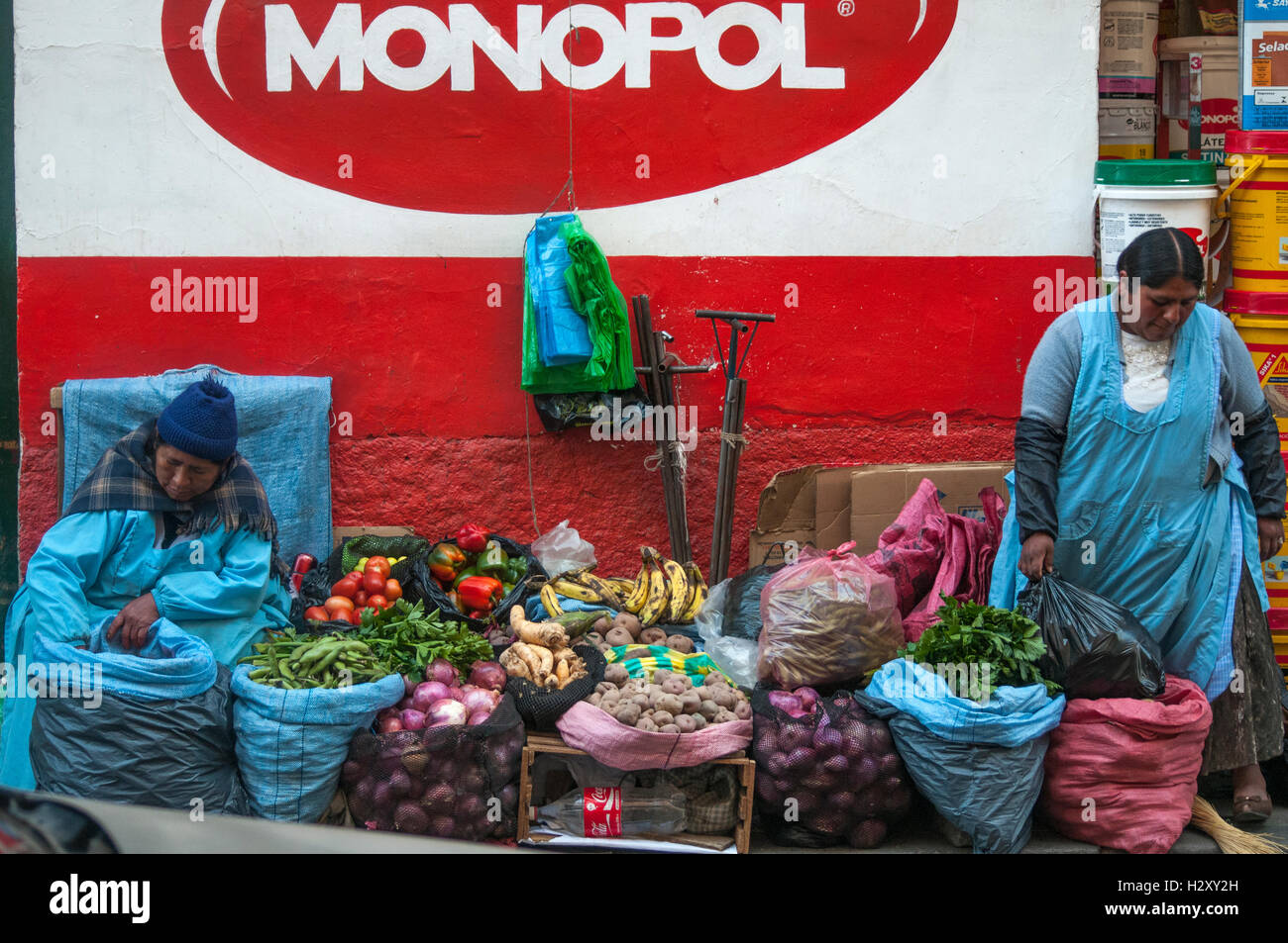 Street vendors in the Avenida Ilampu area of La Paz Stock Photo