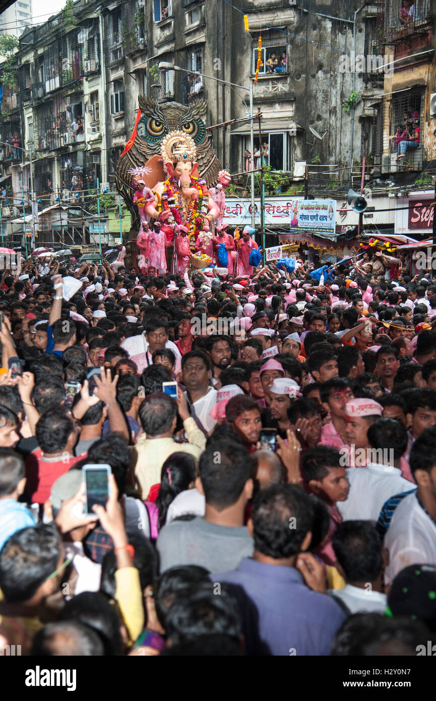 mumbai / india 15 september 2016  huge Crowd at religious procession during Ganpati ganesha immersion ceremony mumbai india. Stock Photo