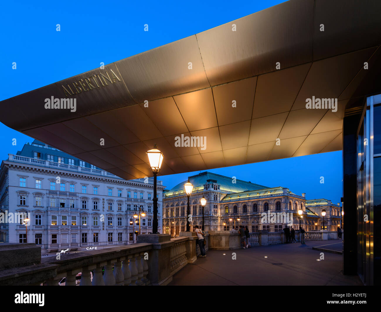 Wien, Vienna: Albertina with flying roof ' Soravia Wing ' by Hans Hollein , views to the Opera, 01., Wien, Austria Stock Photo