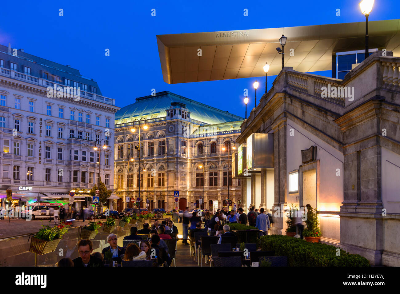 Wien, Vienna: Albertina with flying roof ' Soravia Wing ' by Hans Hollein , views to the Opera and street restaurant, 01., Wien, Stock Photo