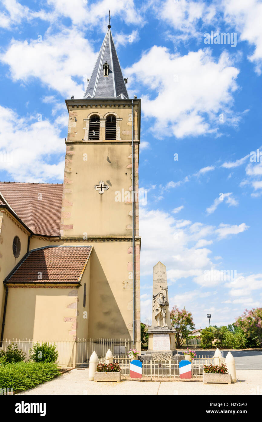 Église Saint-Pierre-et-Saint-Paul, Corcelles-en-Beaujolais, Villefranche-sur-Saône, Rhône, France Stock Photo