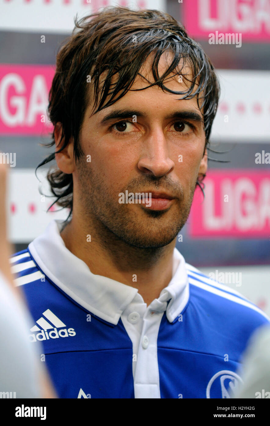 Football player Raul, Liga total Cup 2010, League total Cup, match between FC Schalke 04 and Hamburger SV, end result Schalke 2 Stock Photo