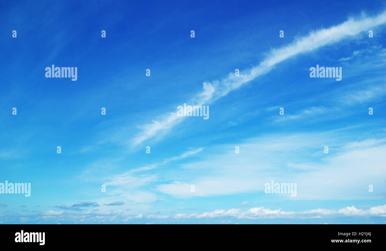 Vivid blue summer sky hi-res stock photography and images - Alamy
