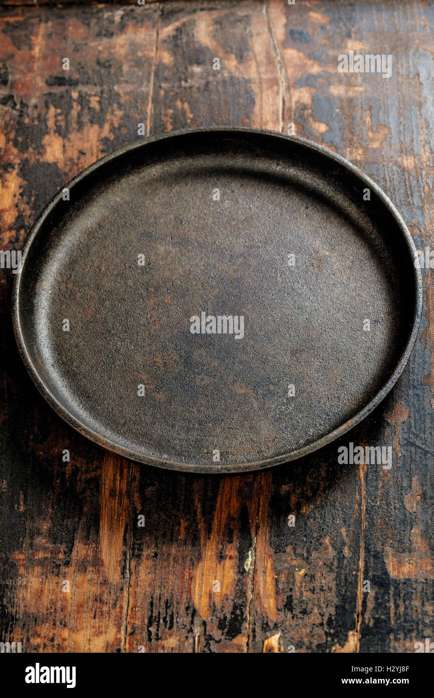 old frying pan Stock Photo - Alamy