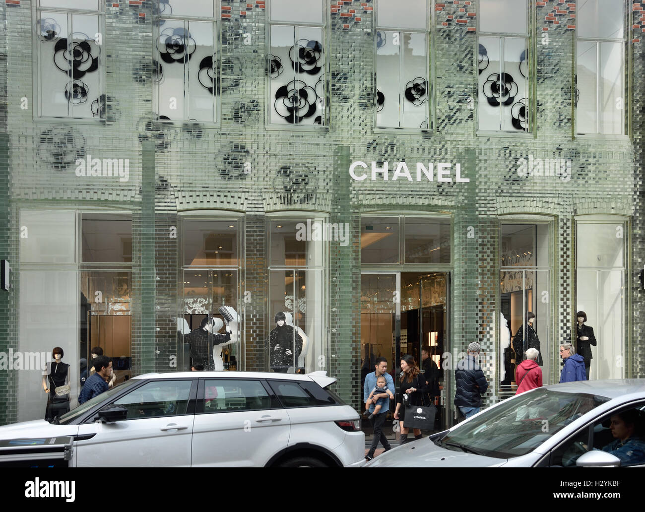 Chanel It is a striking building at the PC Hooftstraat; The facade is in  fact entirely of glass. The flagship store, which carries the name "Crystal  Houses' Amsterdam Netherlands Stock Photo -