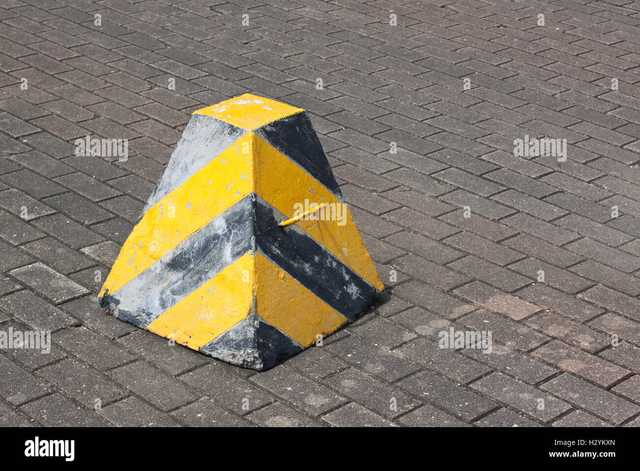 Roadside warning sign / warning stump Stock Photo Alamy