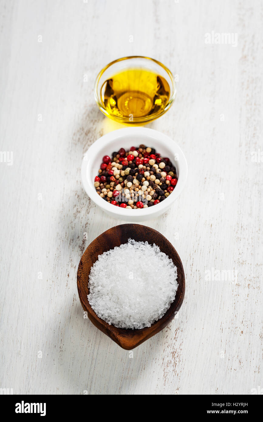 масло соль и молотый перец. лимонный соус с зеленью. соль перец. масло соль и молотый перец. масло соль и молотый перец.