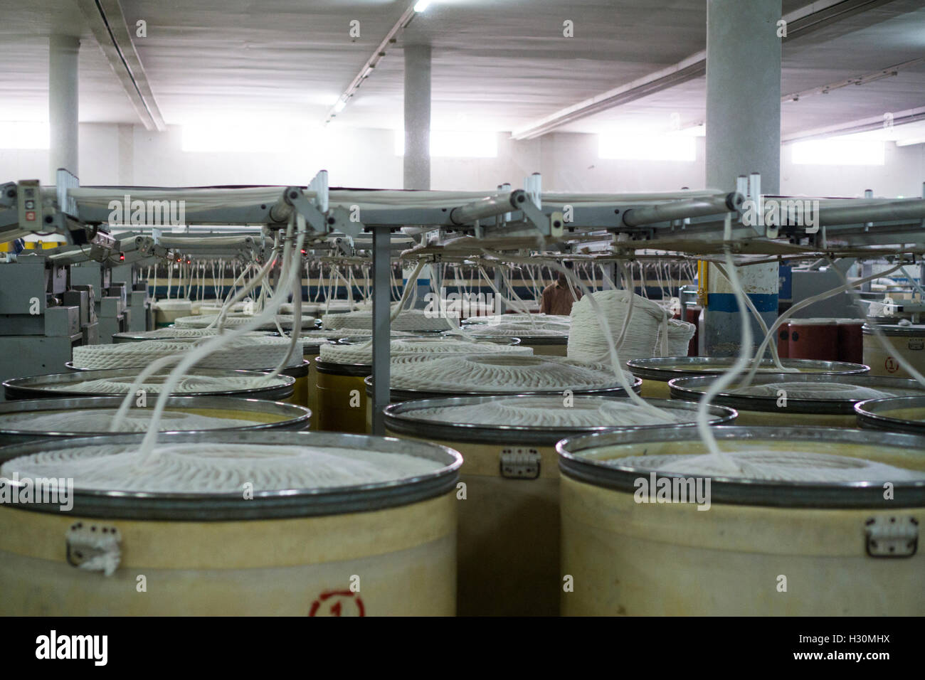 Cotton mill machines in production Multan Pakistan Stock Photo
