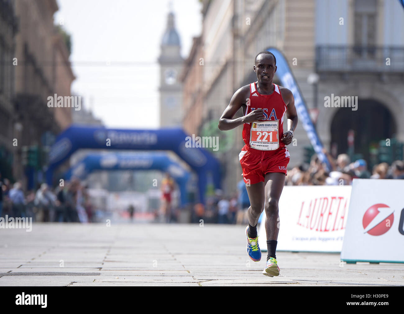 Japhet Ng'ojoy during the XXX Turin Marathon also valid for 48th World  Military Marathon Championship 2016. (Photo by Nicolò Campo  Pacific Press  Stock Photo - Alamy