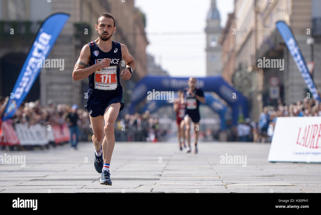 Guylain Schmied during the XXX Turin Marathon also valid for 48th World  Military Marathon Championship 2016. (Photo by Nicolò Campo  Pacific Press  Stock Photo - Alamy