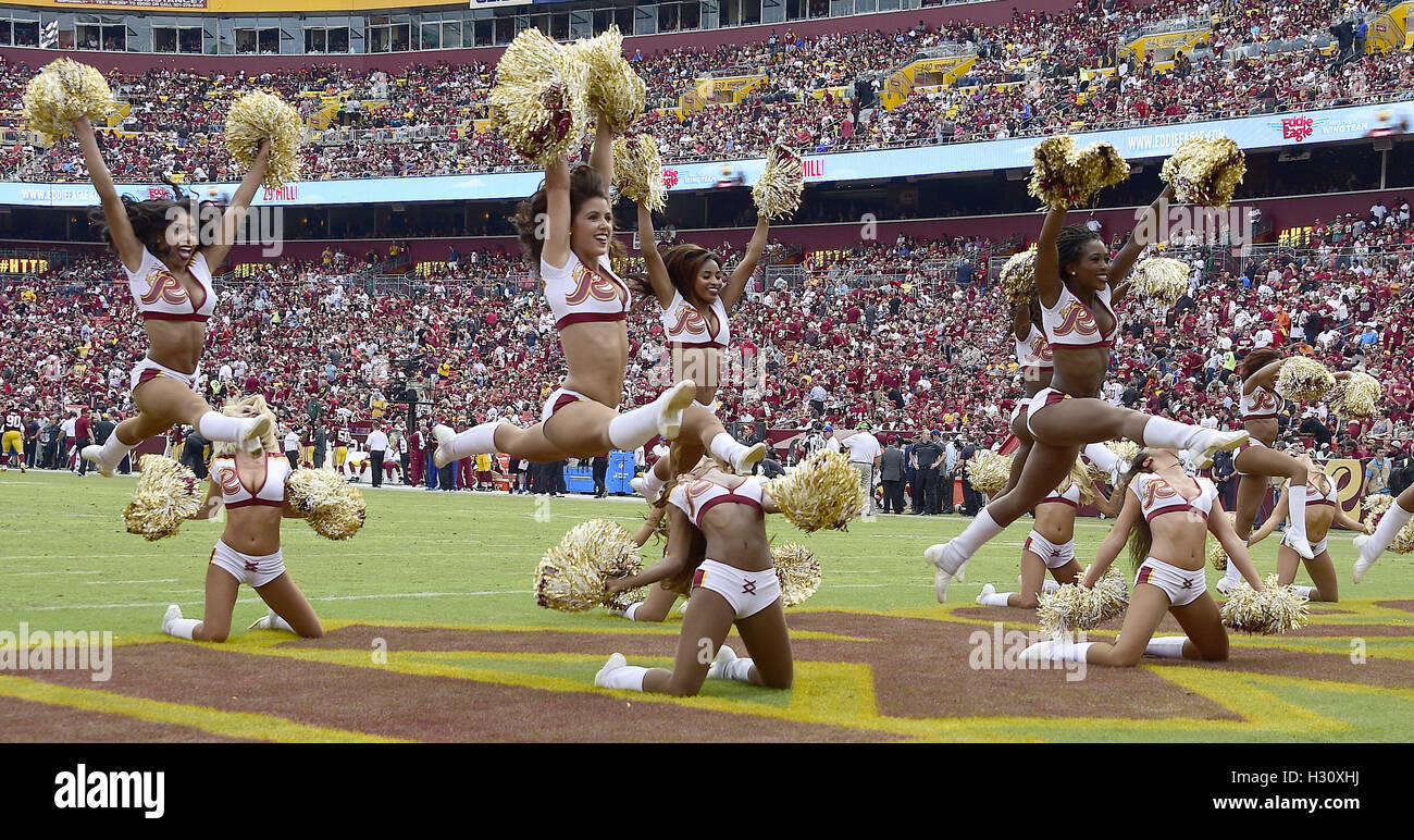 Photo: Redskins cheerleaders perform as St. Louis Rams play Washington  Redskins in Landover, Maryland - WAP2009092020 