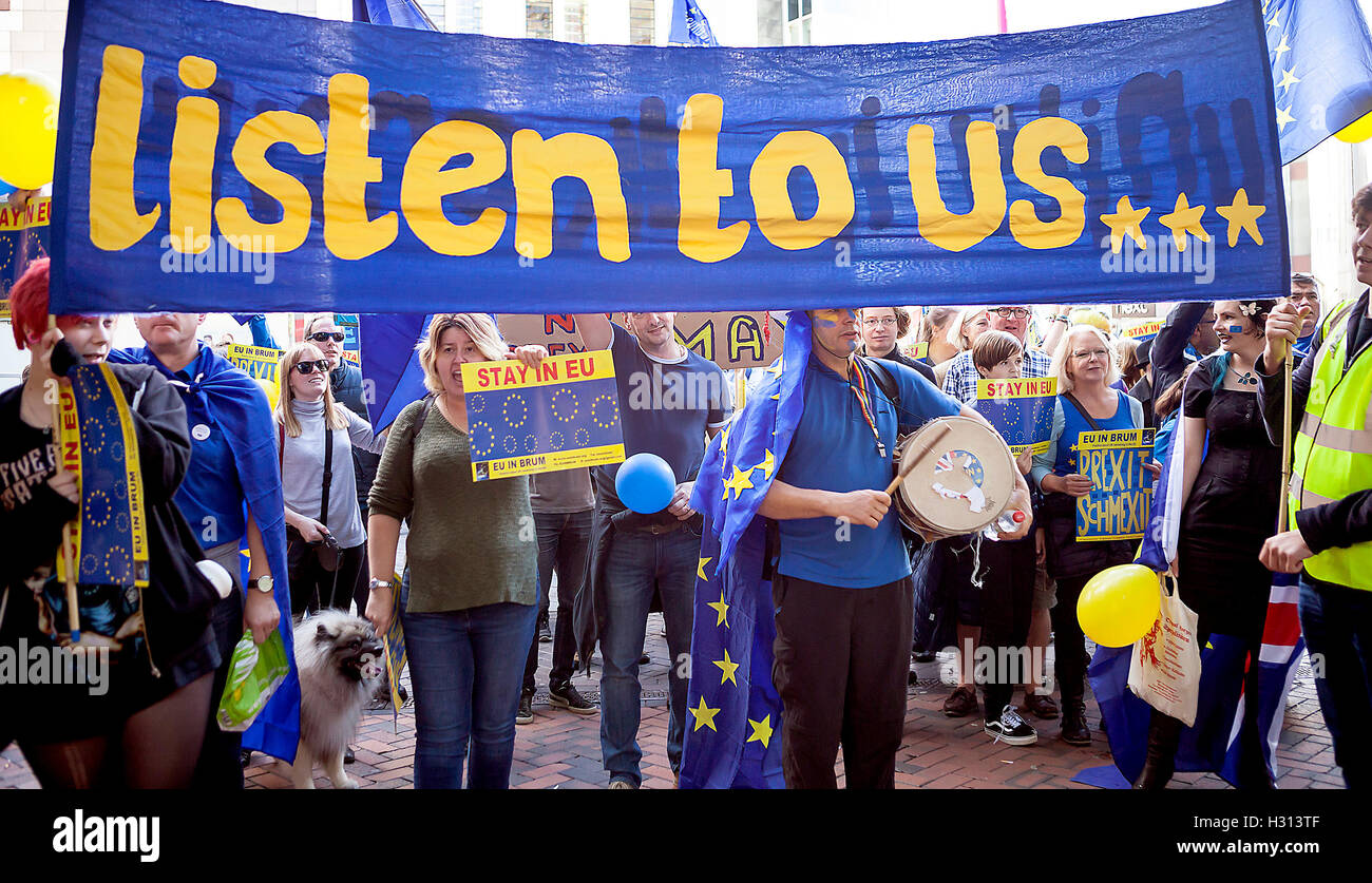 Teresa may 2016 hi-res stock photography and images - Alamy