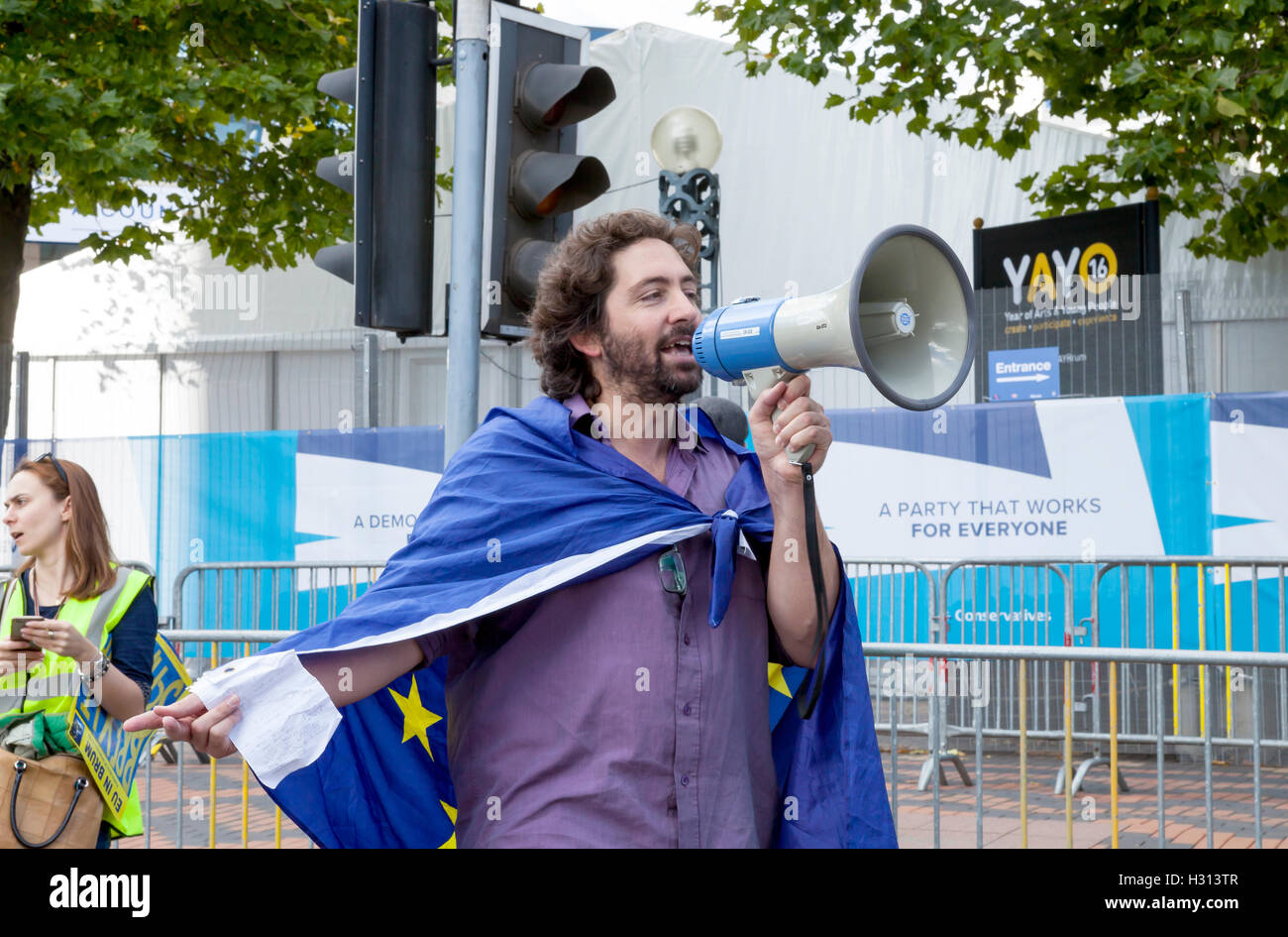 Birmingham women and children hi-res stock photography and images - Alamy