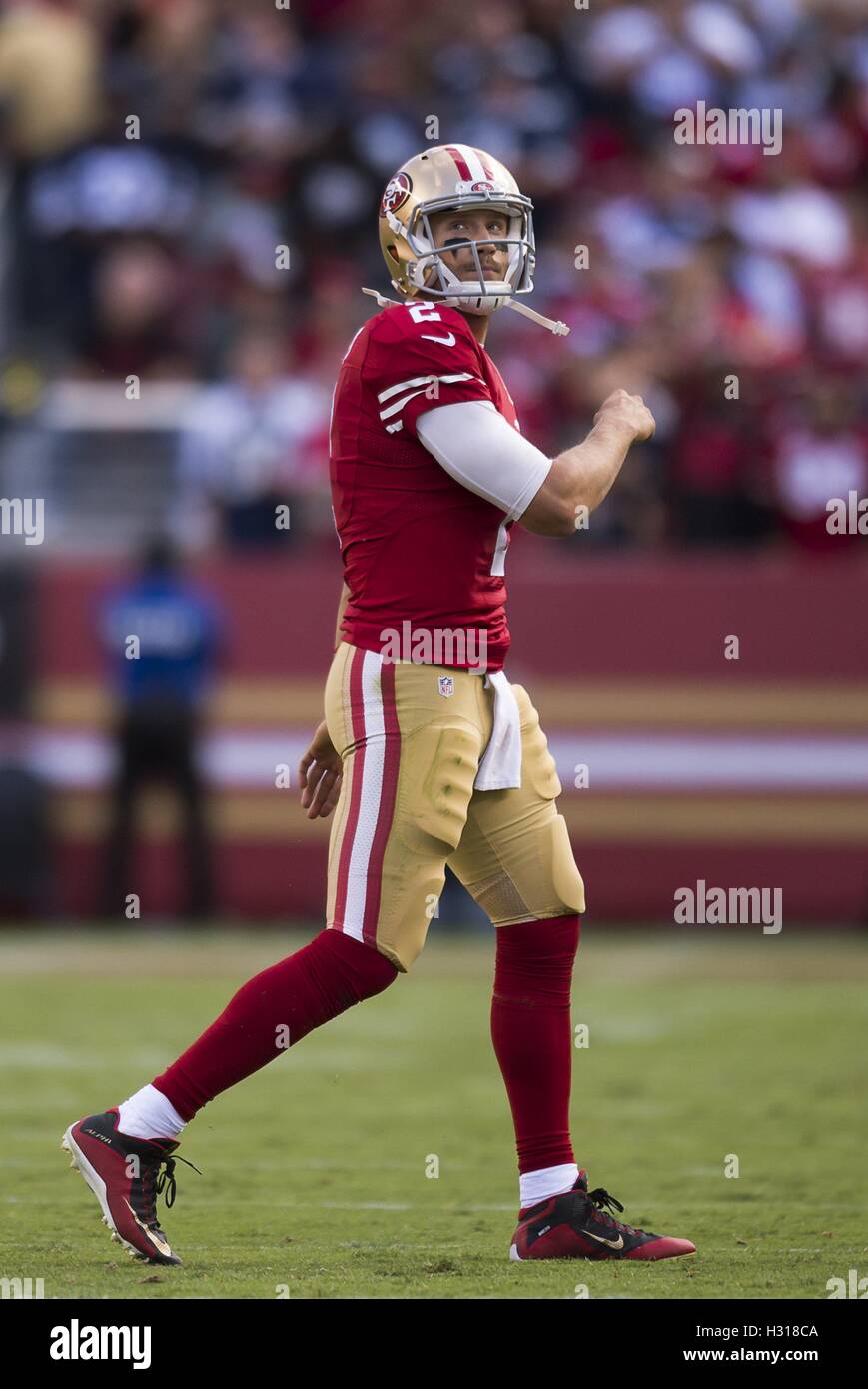 Santa Clara, California, USA. 2nd Oct, 2016. San Francisco 49ers quarterback Blaine Gabbert (2) looks at scoreboard after the 49ers last drive against the Dallas Cowboys in the fourth quarter during a game at Levi's Stadium on Sunday October 2, 2016 in Santa Clara, Calif. © Paul Kitagaki Jr/Sacramento Bee/ZUMA Wire/Alamy Live News Stock Photo