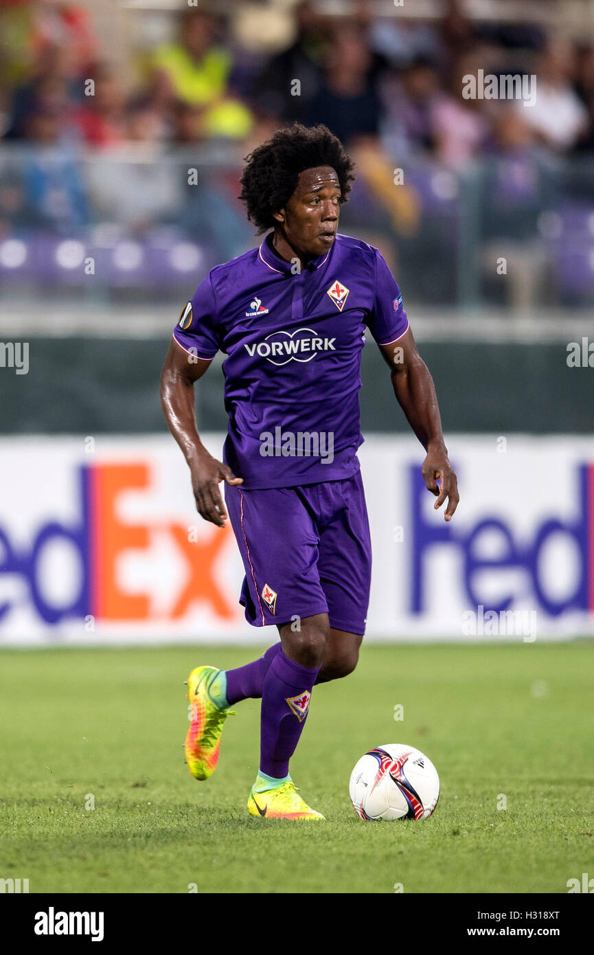 is tie, image size:865x1390