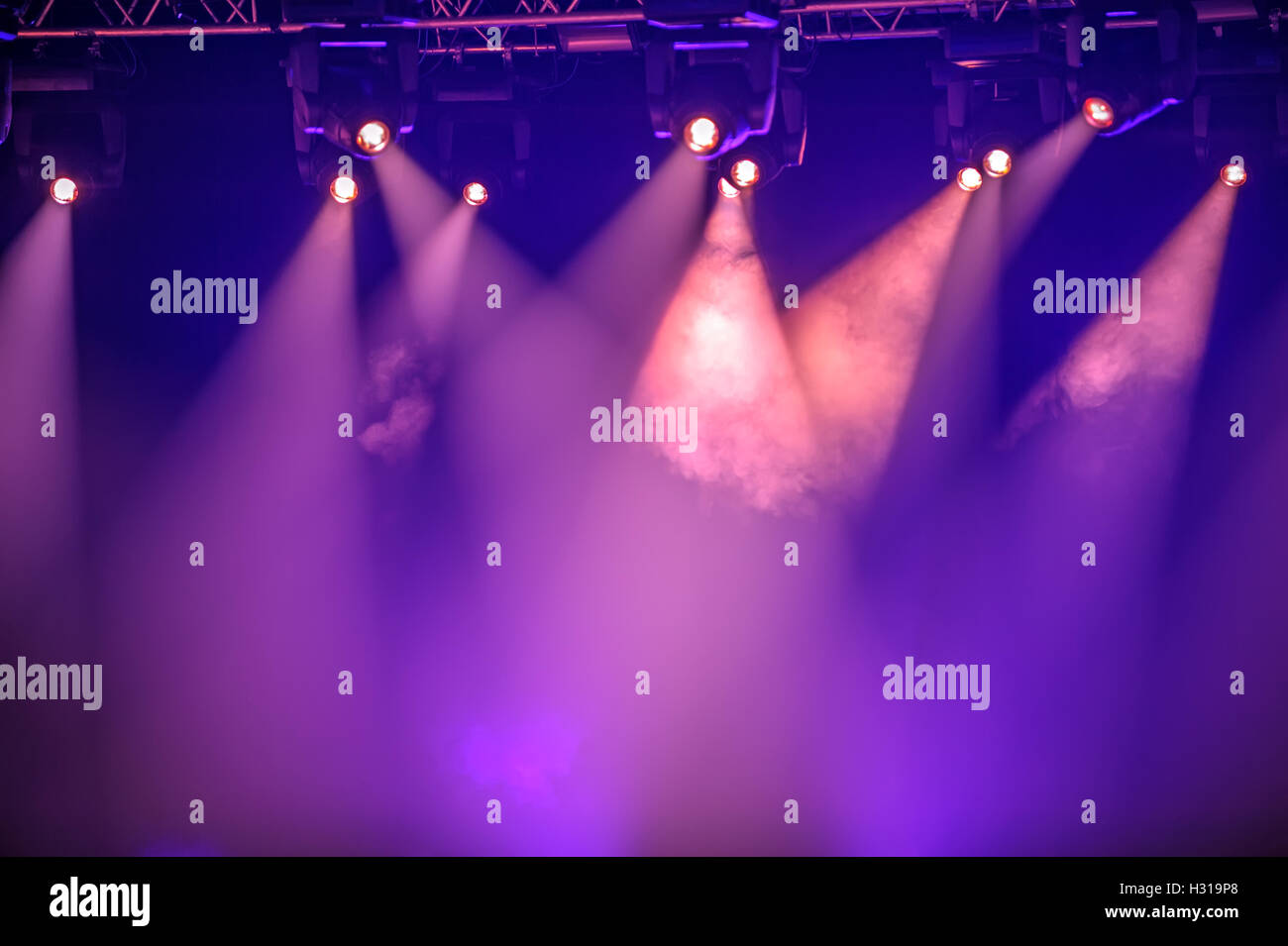 Purple stage lighting hires stock photography and images Alamy
