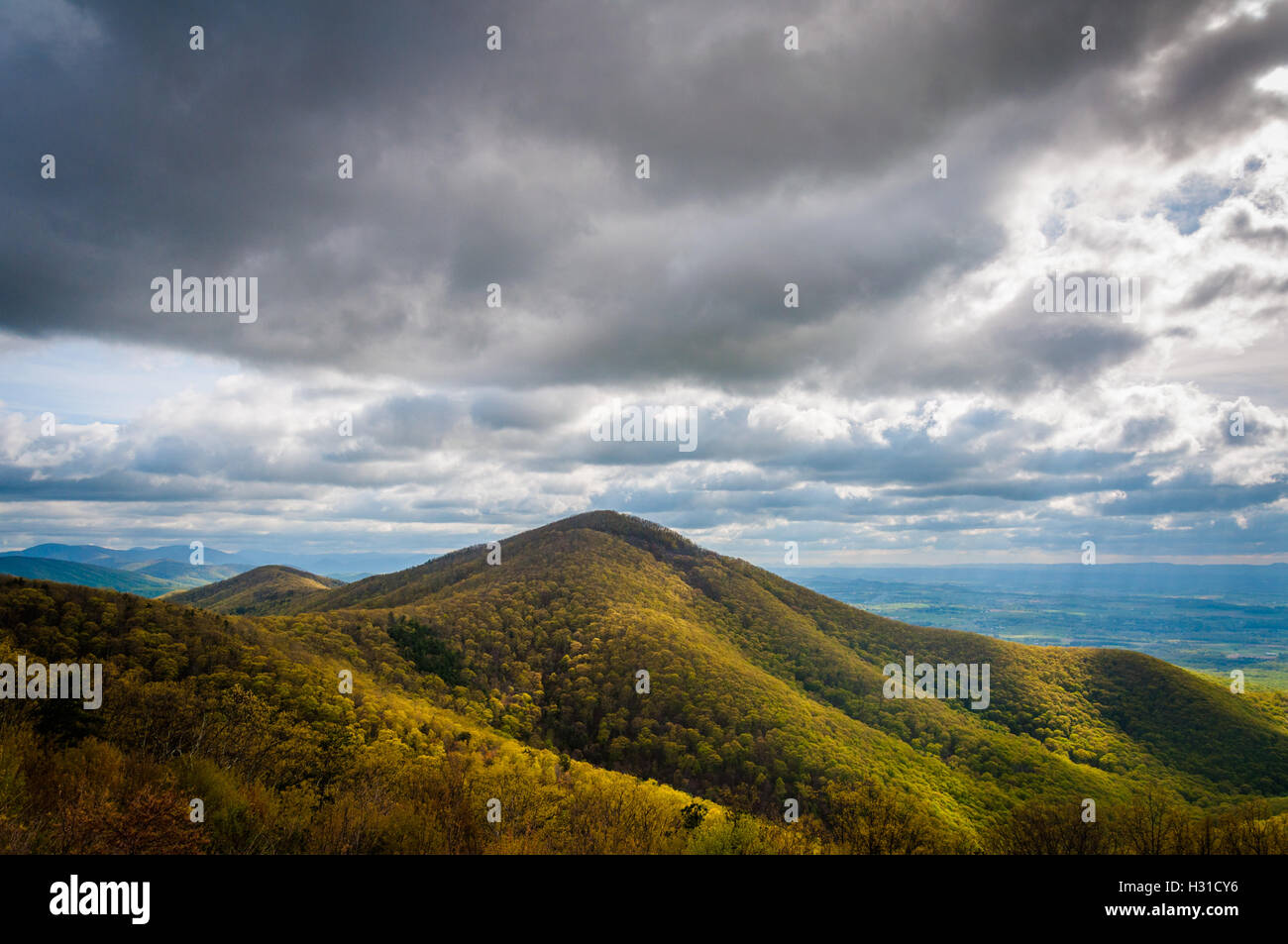 Spring appalachian mountains hi-res stock photography and images - Alamy