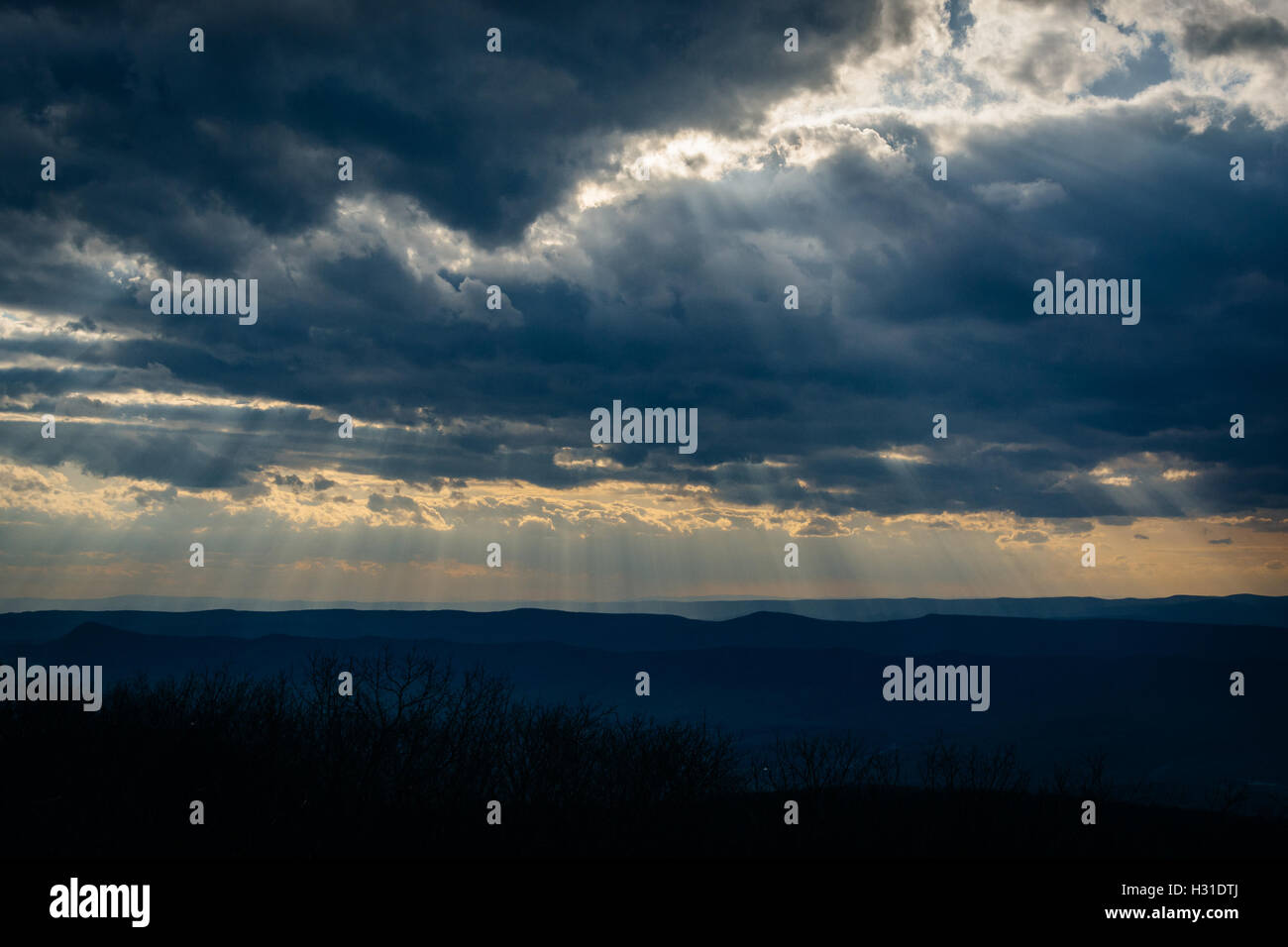 Sun Blue Ridge Sun rays over the Blue Ridge Mountains and Shenandoah Valley, from ...