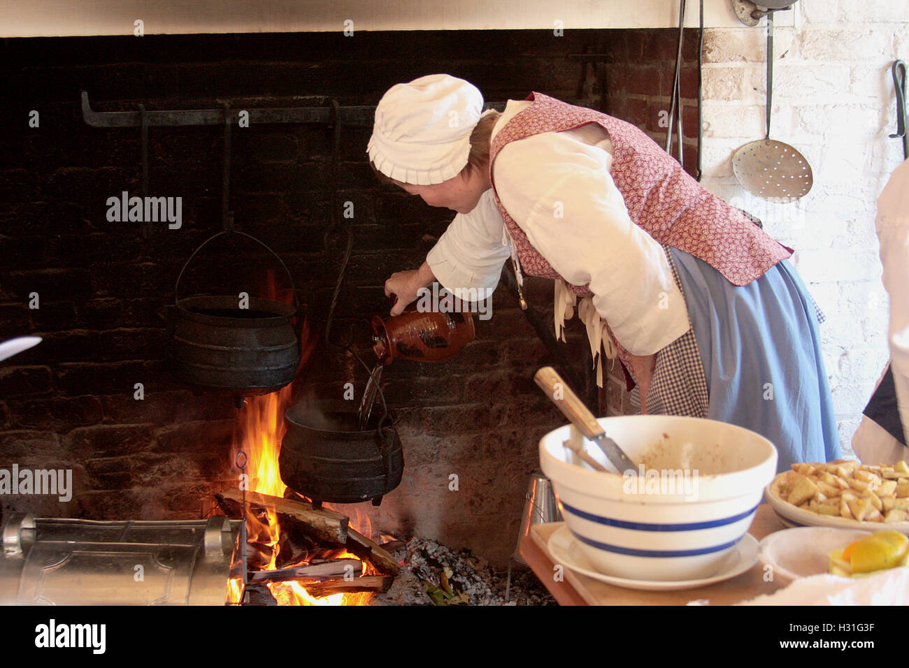 Open fire cooking utensils hires stock photography and images Alamy