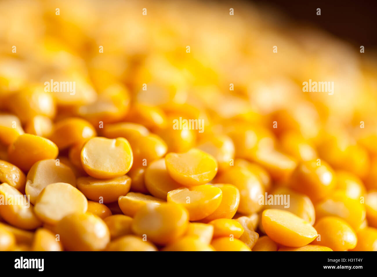 Yellow Split Peas Stock Photo Alamy