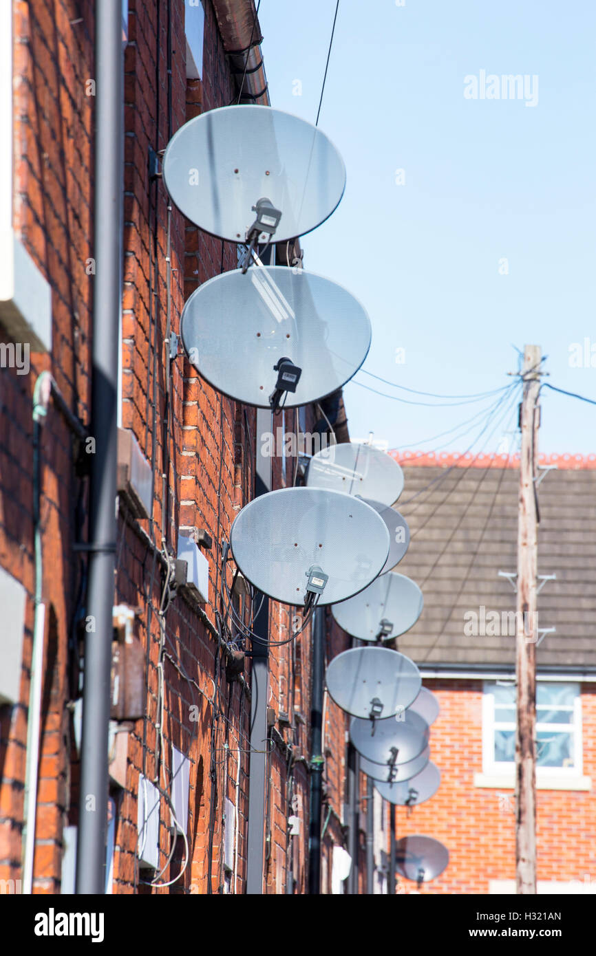Uk satellite dish hi-res stock photography and images - Alamy