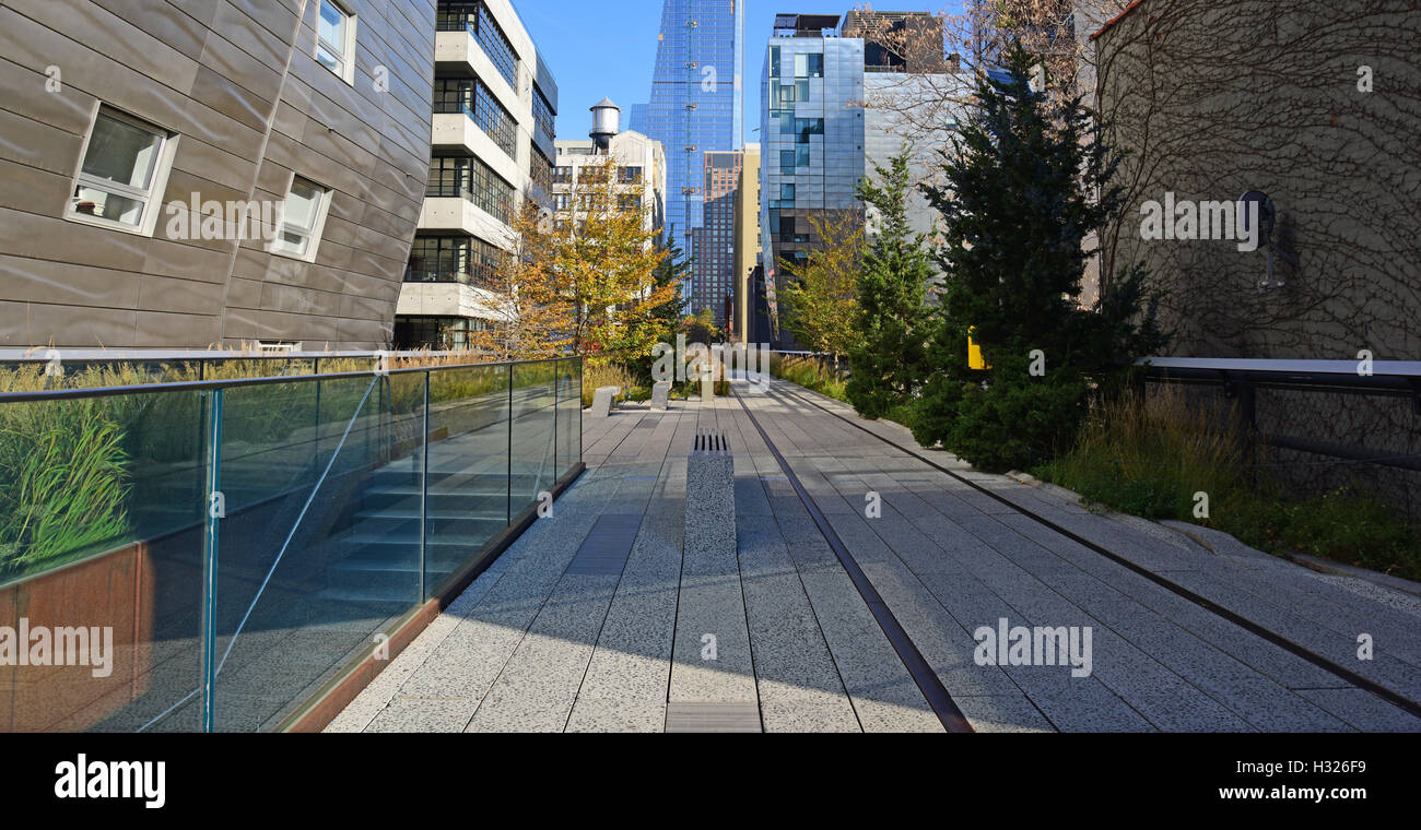 Section of Manhattan's High Line Park trail in Autumn. Stock Photo