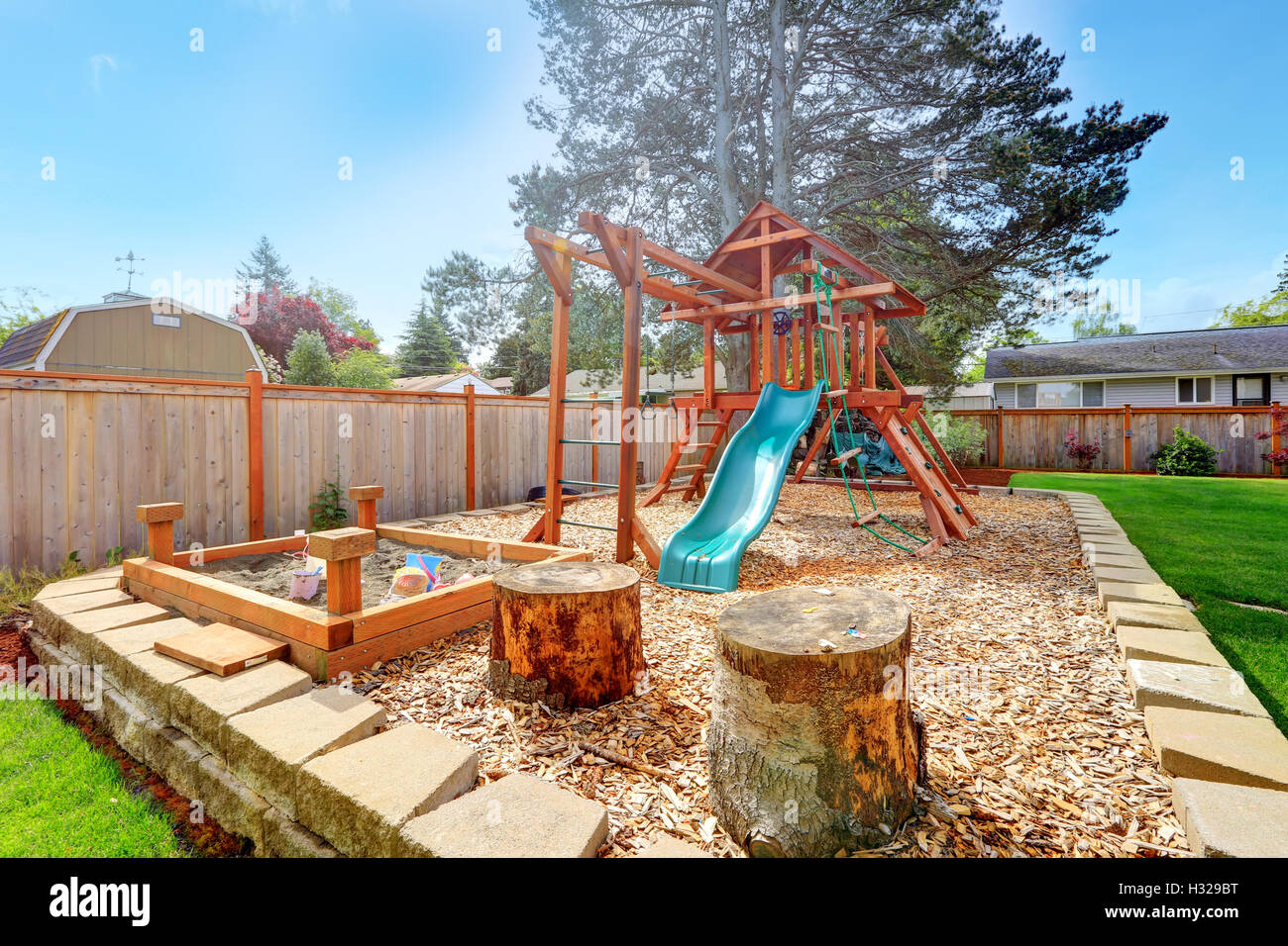 Kids backyard playground hi-res stock photography and images - Alamy