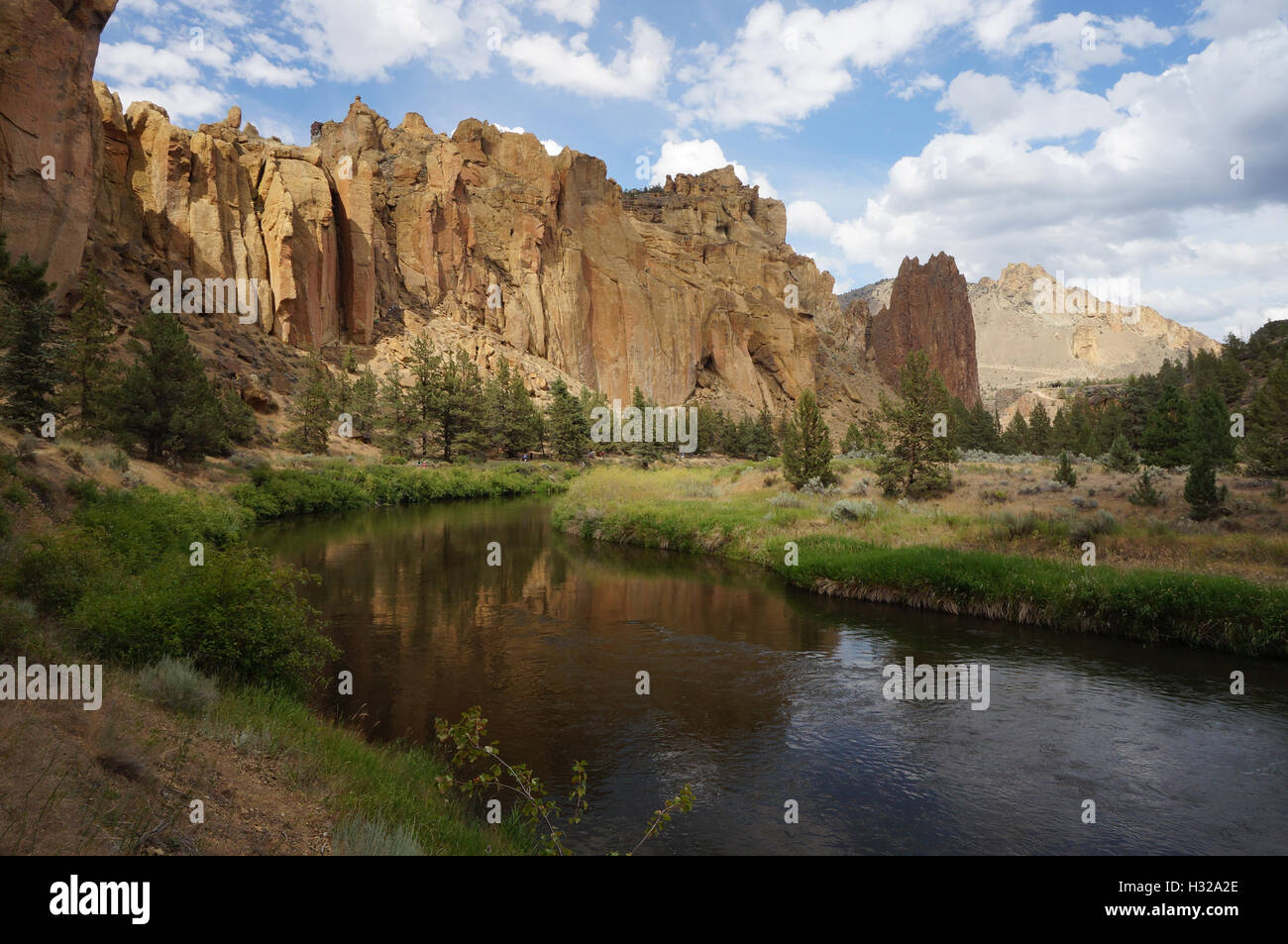 Weather Smith Rock or Navigating Variable Weather Conditions for Climbers