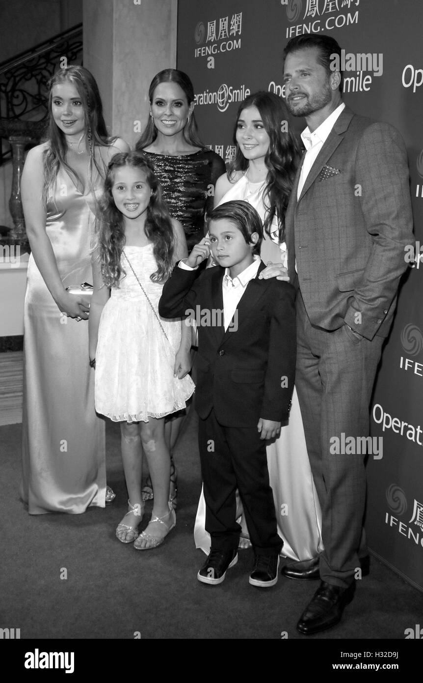 Brooke Burke and David Charvet at the 2016 Operation Smile's Annual