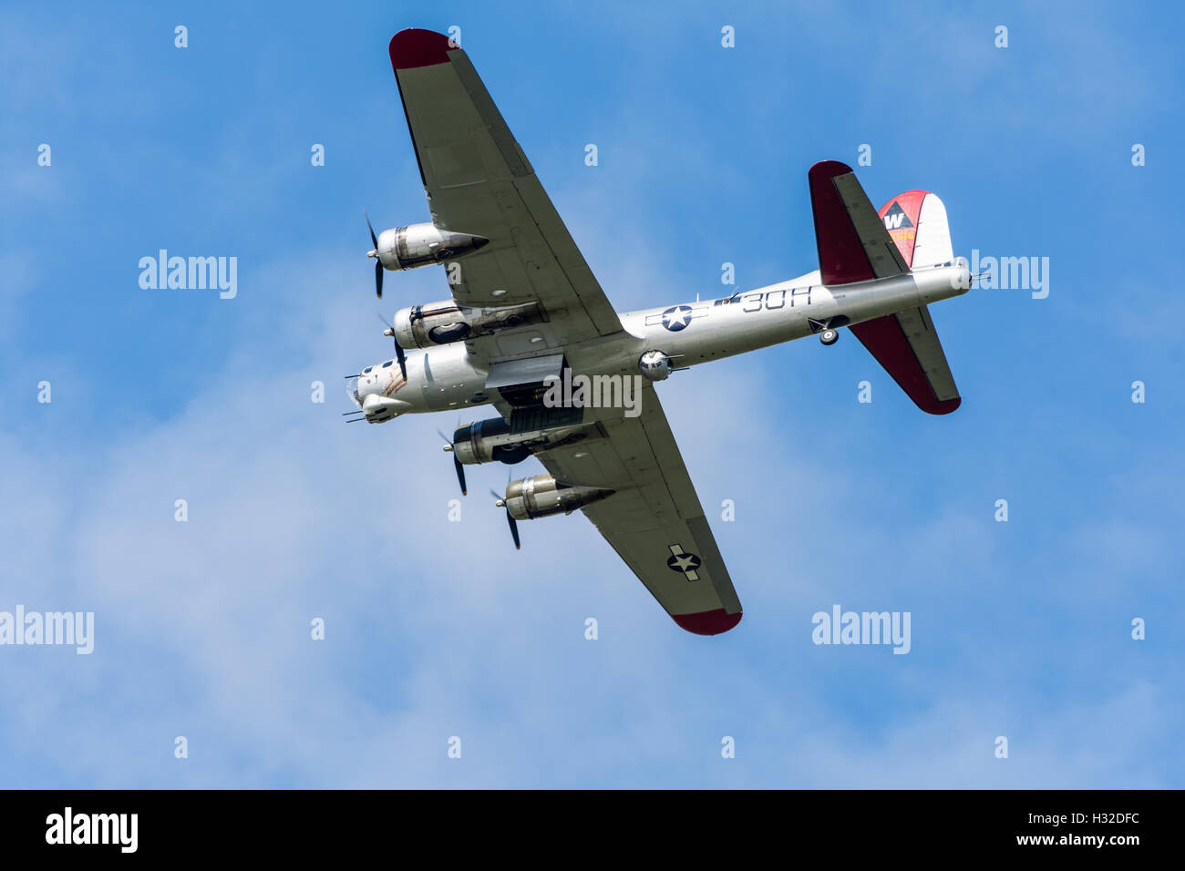 Boeing B-17 Flying Fortress Four-engine Heavy Bomber Stock Photo - Alamy