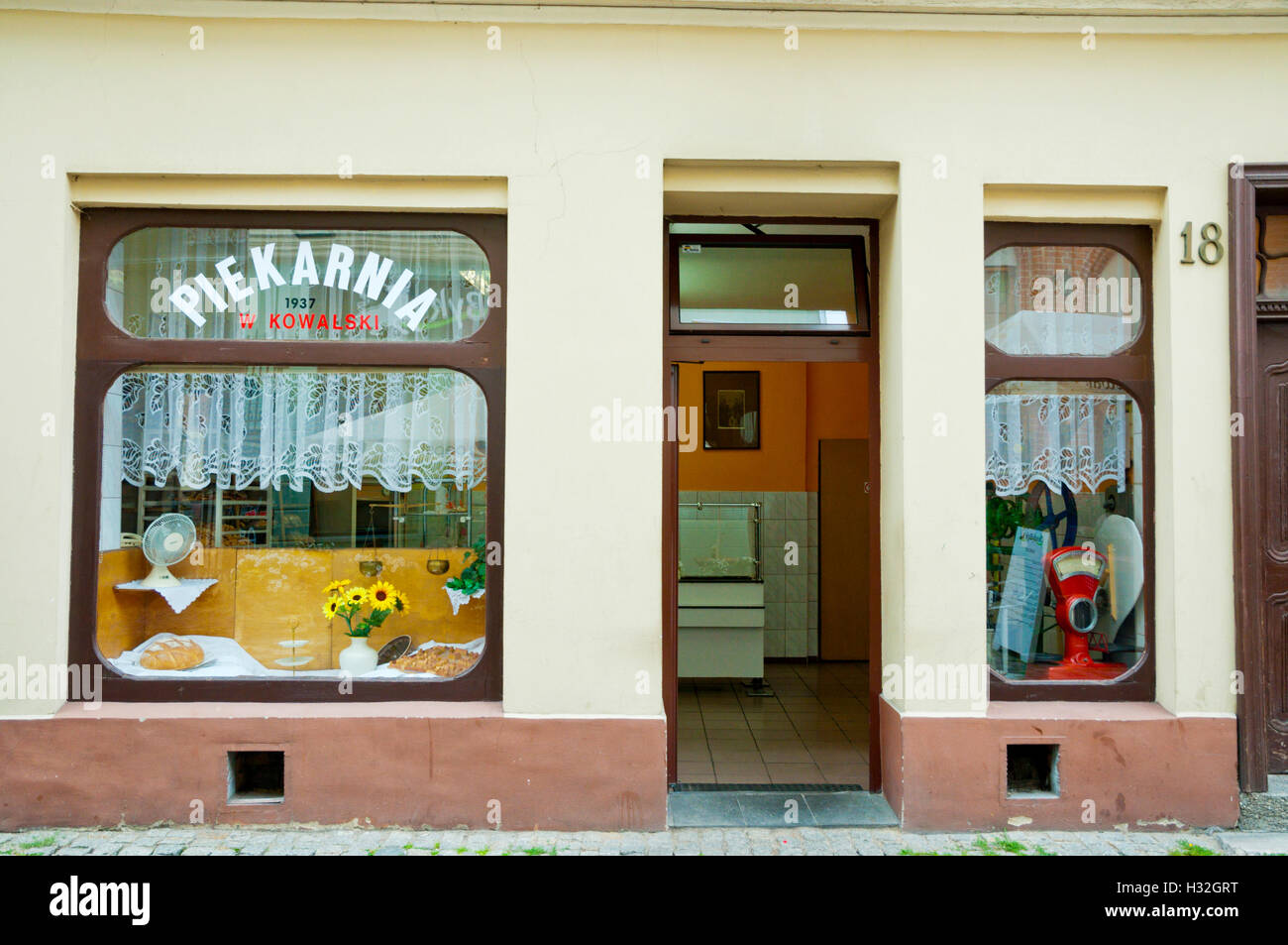 Old bakery grocery hi-res stock photography and images - Alamy