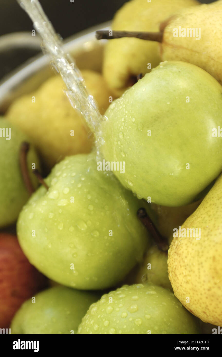 Washed green apple hi-res stock photography and images - Alamy