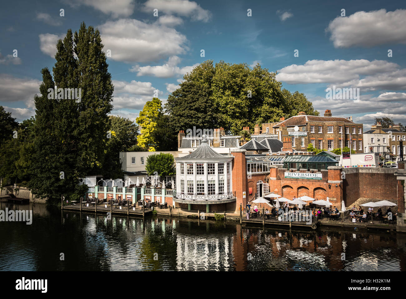 The River Thames at East Molesey near Hampton Court Palace in Surrey, UK Stock Photo