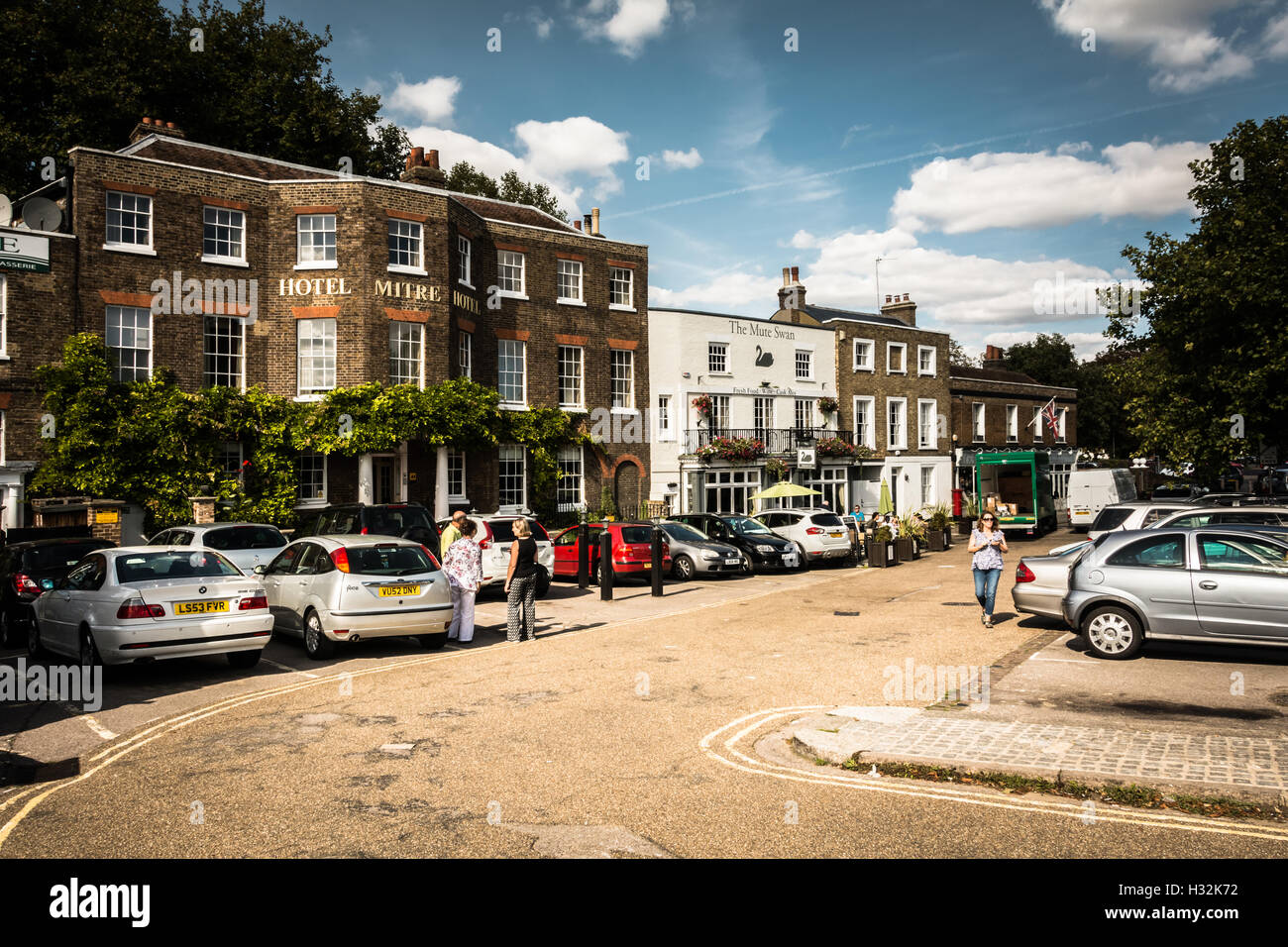 The Mitre Hotel on the River Thames in East Molesey, near Hampton Court Palace, Surrey, UK Stock Photo