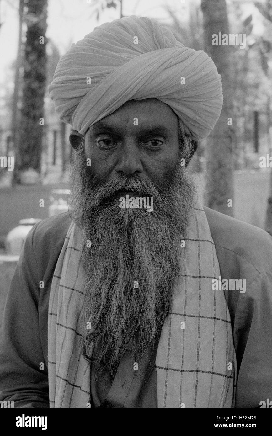 indian man with turban brian mcguire Stock Photo