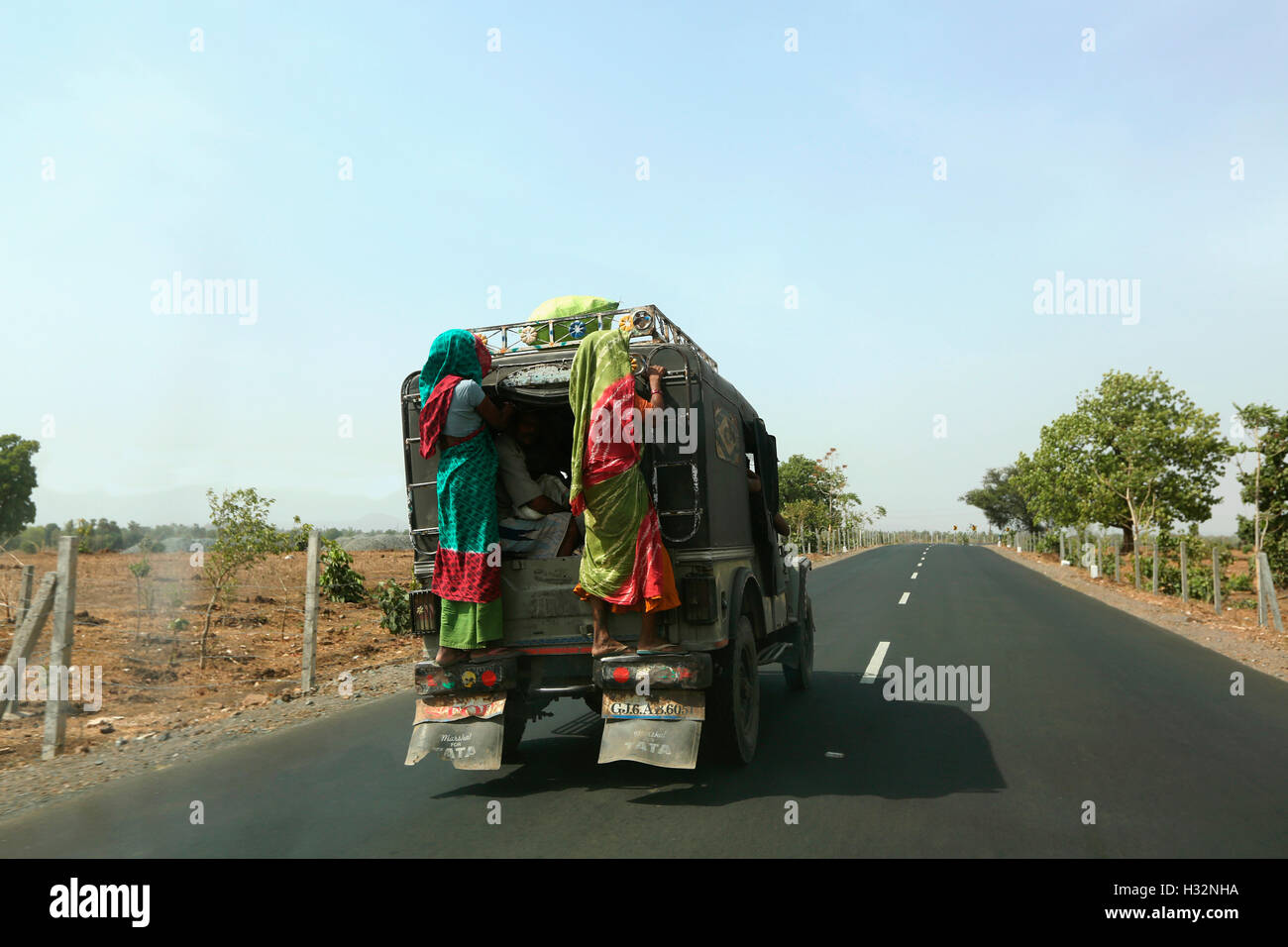 Over crowded vehicle, Gadhiya Village, Dhari Taluka, Amreli District, Gujrat, India Stock Photo