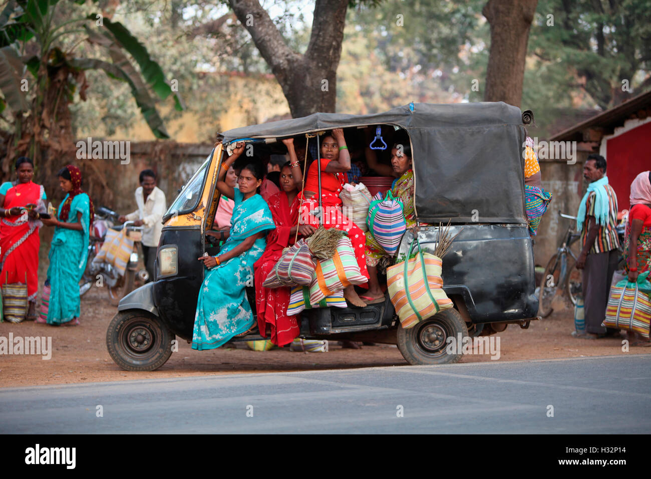 Overcrowded Autorikshaw, Jagdalpur City, Bastar District, Chattisgadh, India Stock Photo