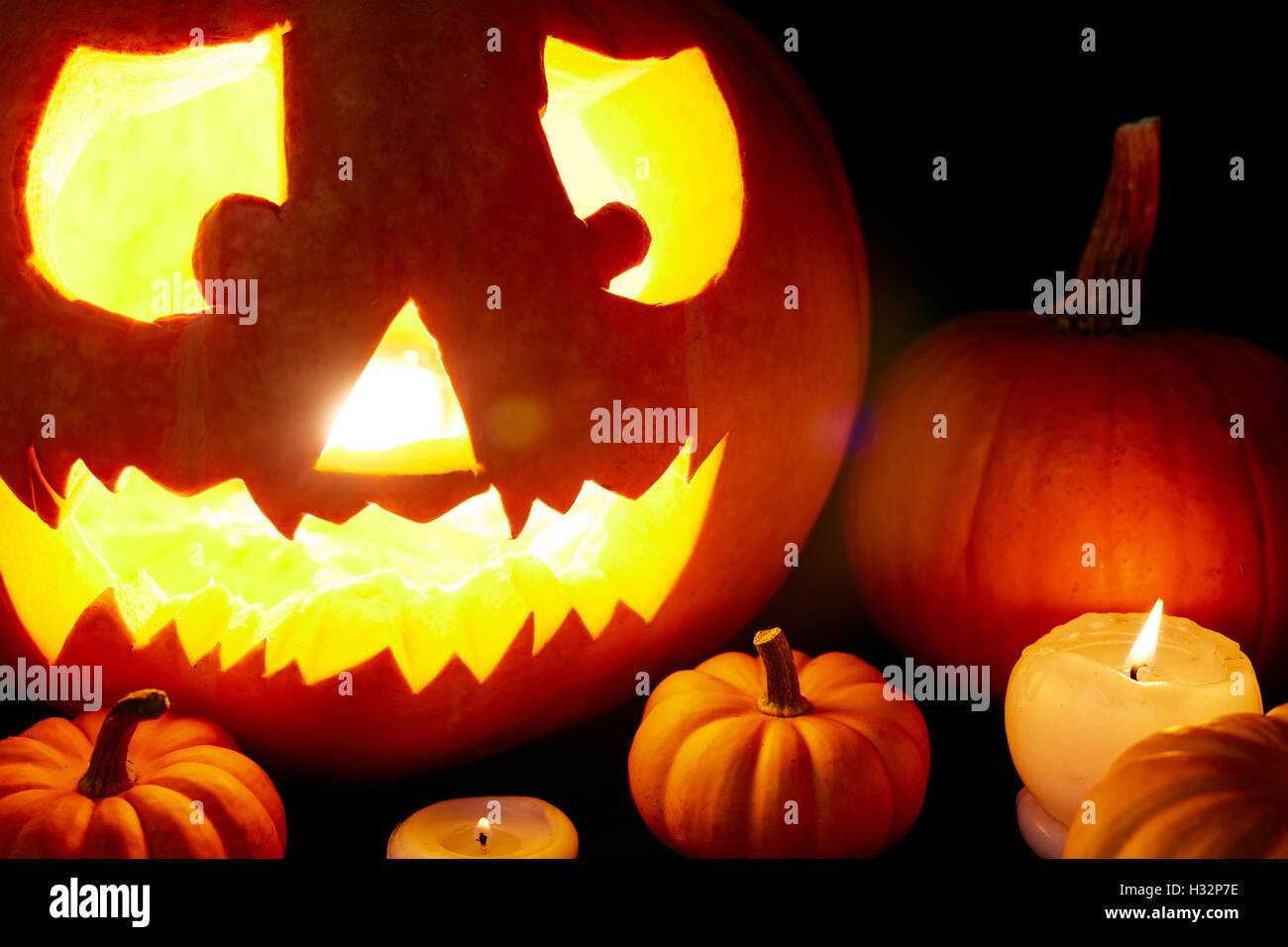Glowing pumpkin close up hi-res stock photography and images - Alamy
