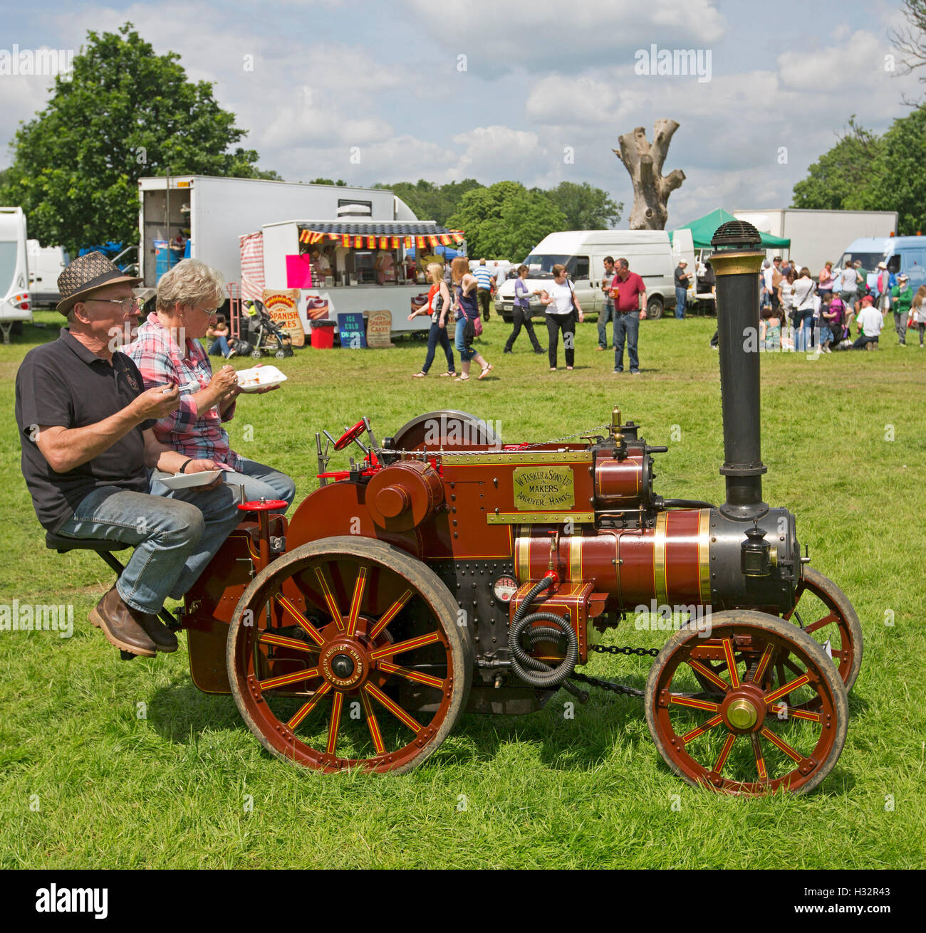 Food Steam Engine English steam fair hi-res stock photography and images - Alamy