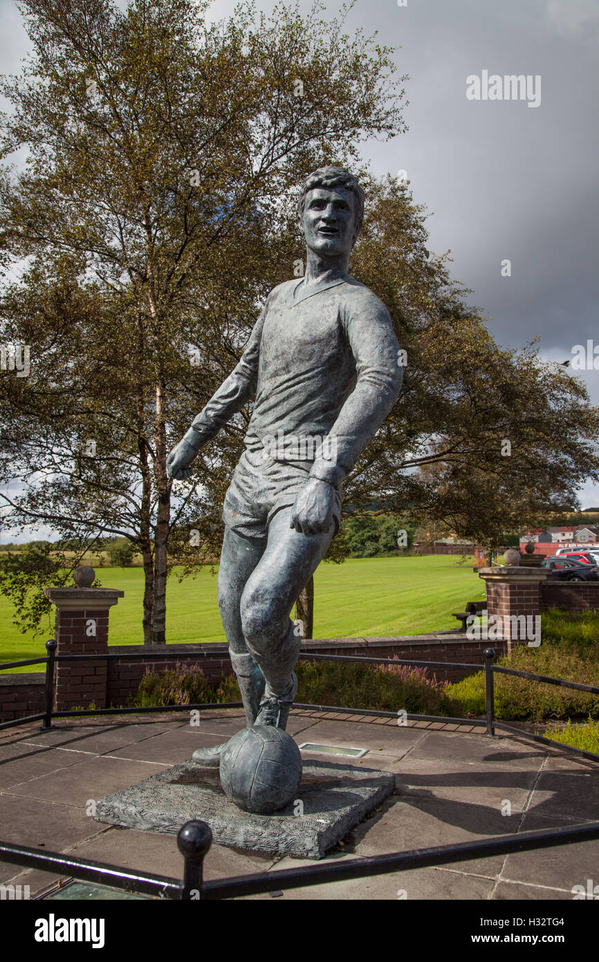 Memorial to Jim Baxter professional Scottish football player in Cowdenbeath Fife Scotland. Stock Photo