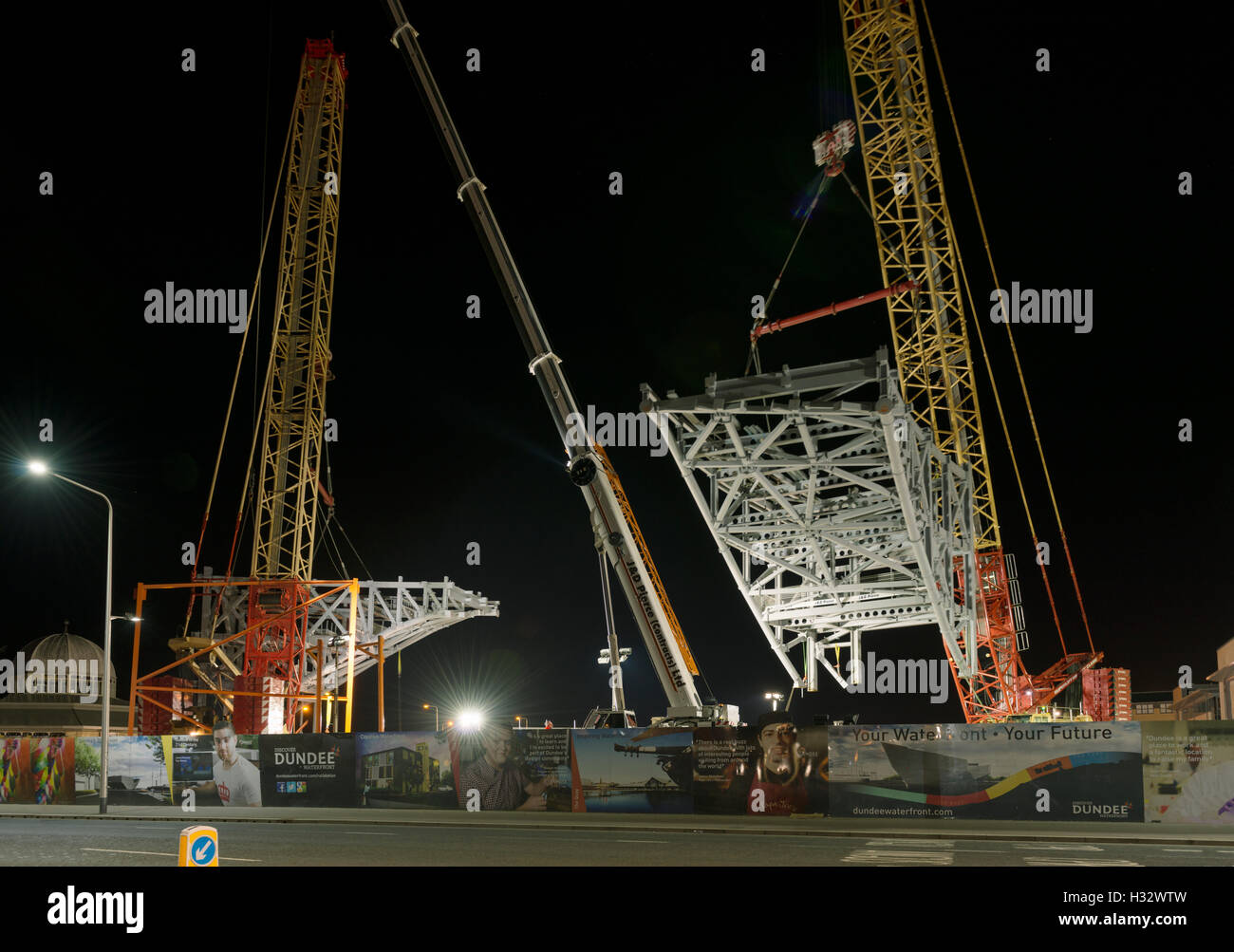 Steelwork arch installation,a major engineering operation,Dundee,UK