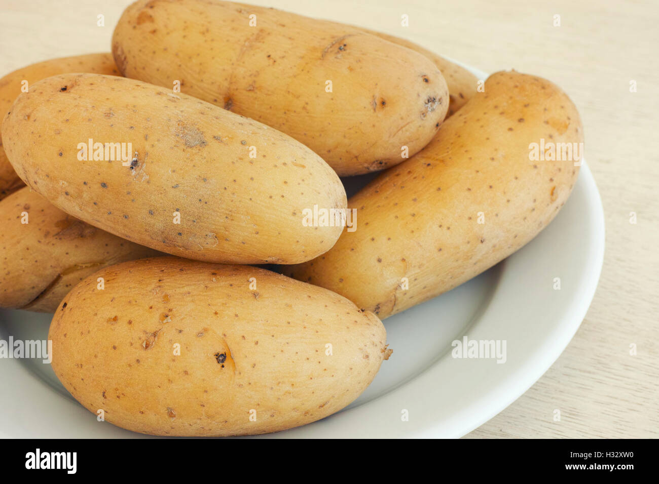 Boiled potatoes in their skins. Close up Stock Photo Alamy