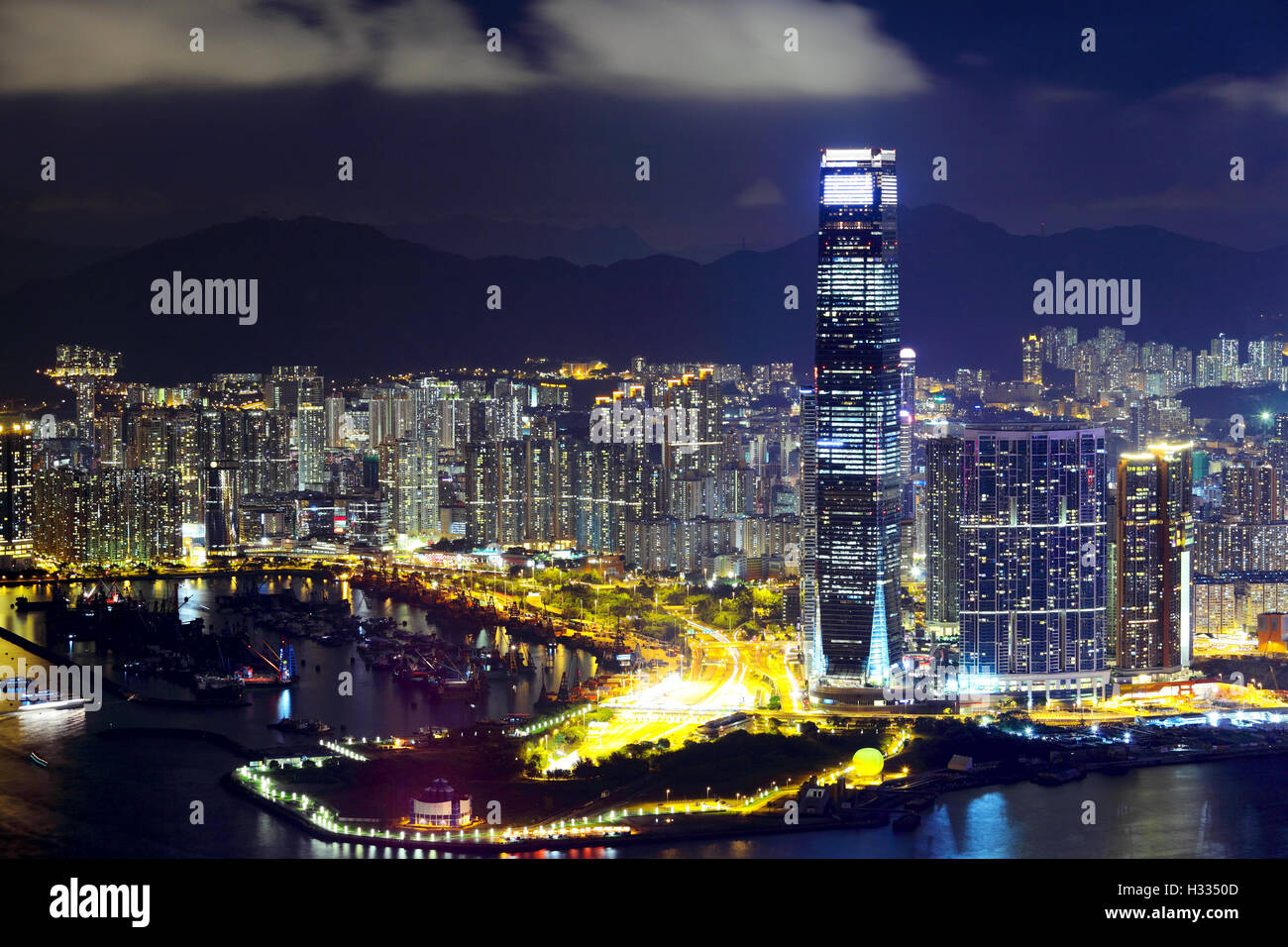 Kowloon peninsula in Hong Kong at night Stock Photo - Alamy