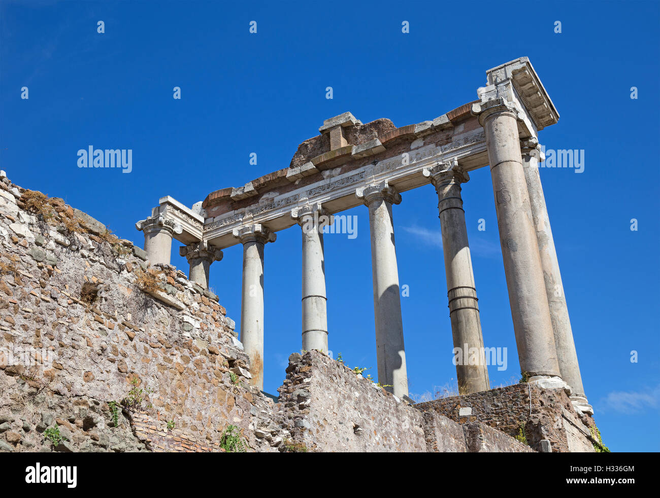 Old rome roman ruins hi-res stock photography and images - Alamy